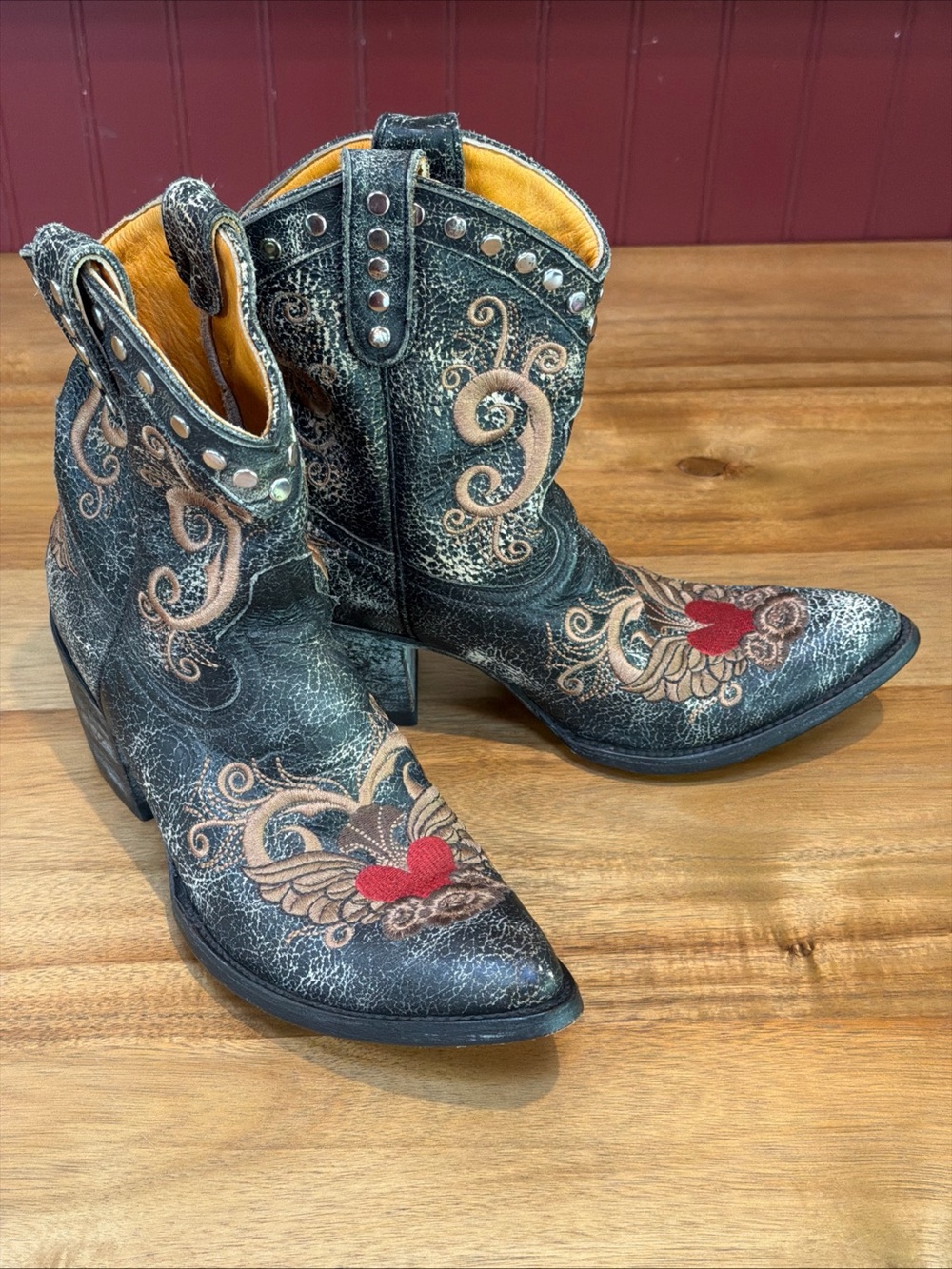 Old Gringo Boots Womens Size 8.5 B Embroidered Heart Wing Studded Western Cowboy